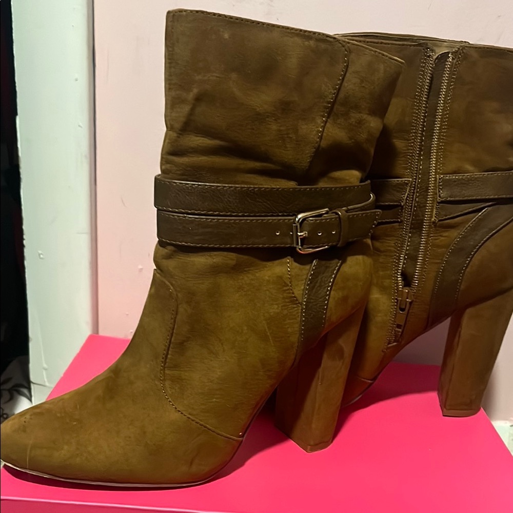 Elegant Tan Heeled Boots for Women